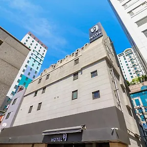 호텔 신촌 월